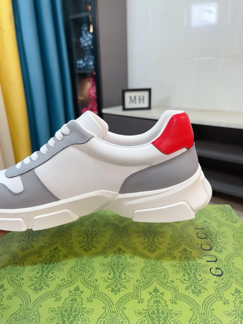 Men's shoes 💰560🌹🌹GUCCI [Gucci] New high-end brand of men's shoes, the latest fashionable casual men's shoes, trendy and versatile, relaxed and sporty style, uppers imported from Italy, first-layer cowhide, genuine leather lining, and ultra-fine workmanship. Original personalized fashionable rubber wear-resistant outsole, light and comfortable on the foot, size 38-44